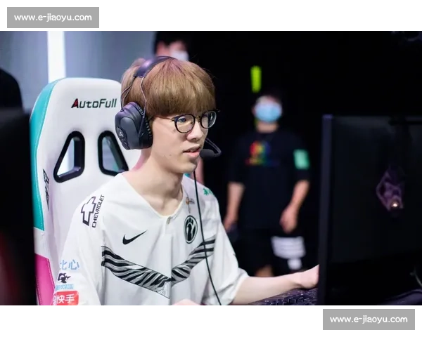 FPX.Crisp状态回暖，能否成为队伍节奏点